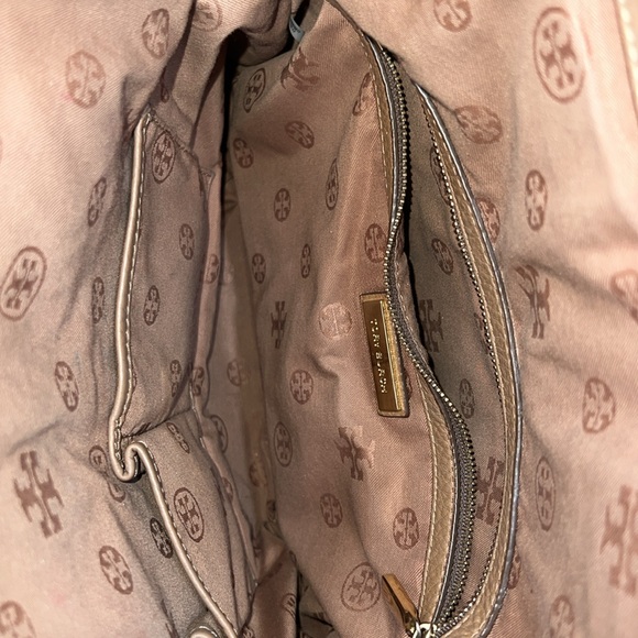 Tory Burch Robinson Pebbled Foldover Messenger Bag - Picture 8 of 12